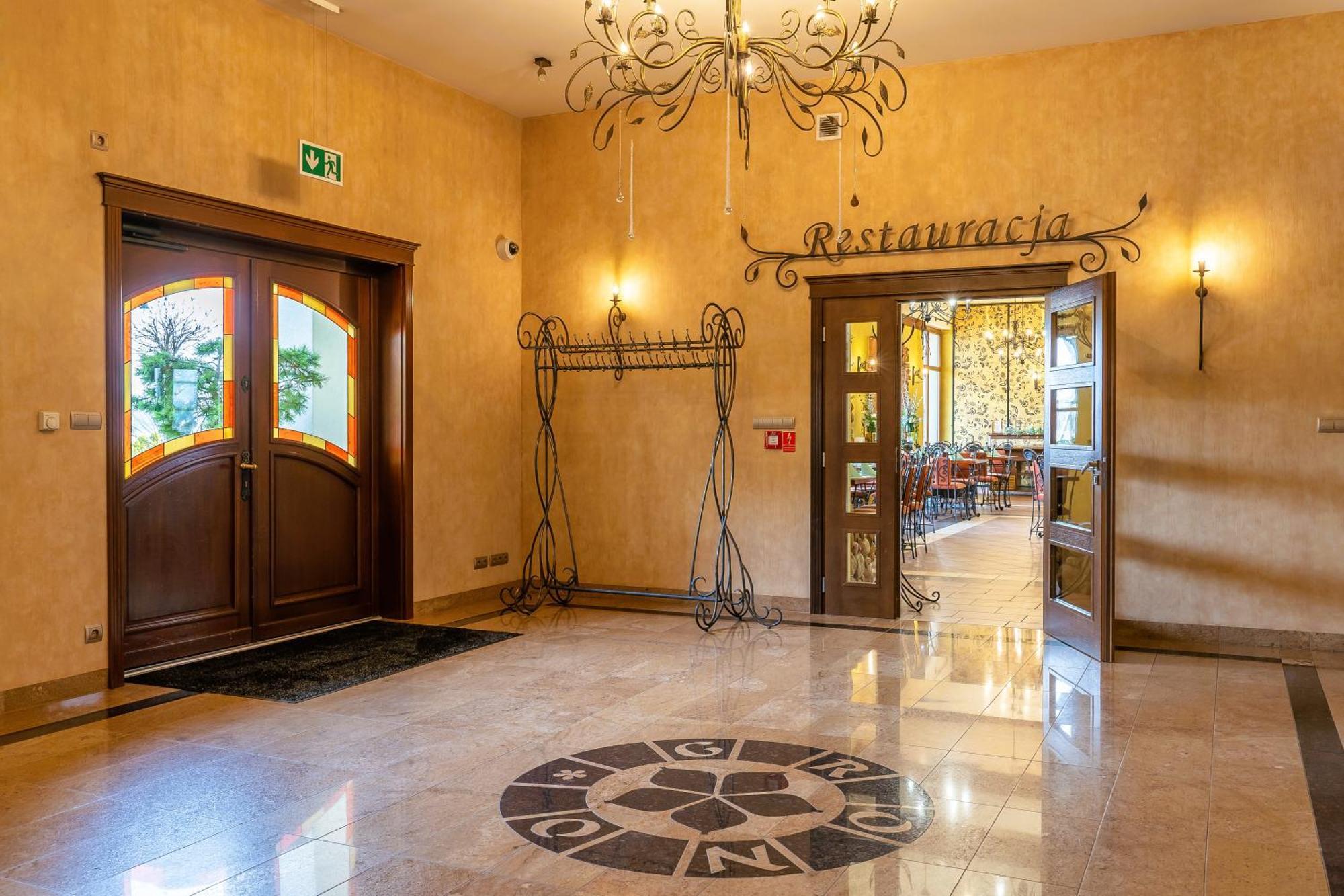 Zlota Jesien Restauracja I Noclegi Nad Jeziorem Kartuzy Buitenkant foto