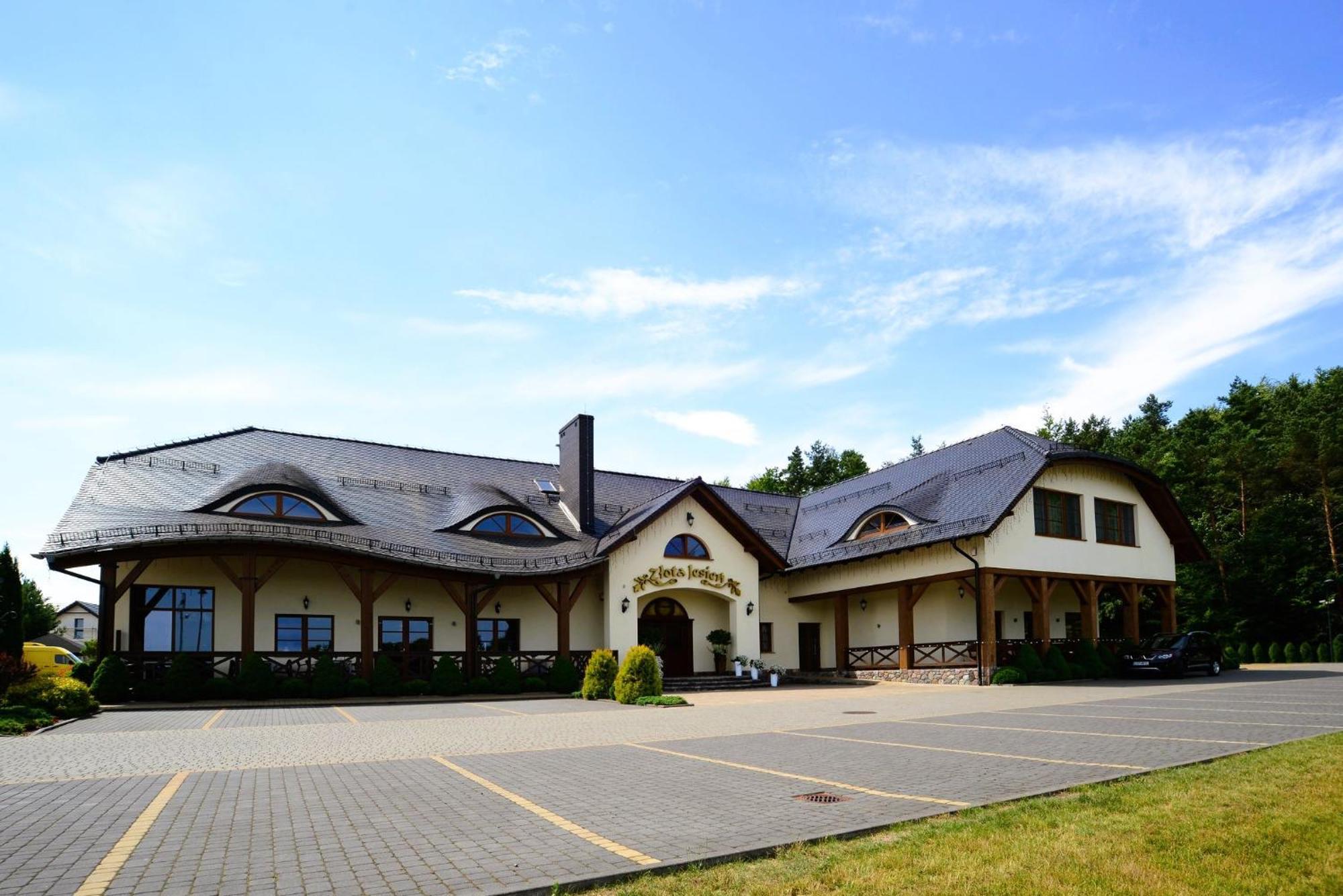 Zlota Jesien Restauracja I Noclegi Nad Jeziorem Kartuzy Buitenkant foto